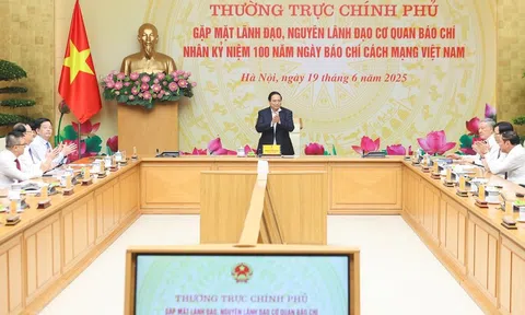 Thủ tướng yêu cầu xây dựng Nghị quyết của Chính phủ về đặt hàng với báo chí