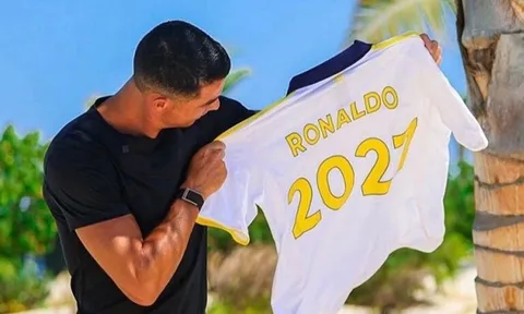 Cristiano Ronaldo ký hợp đồng 2 năm với Al Nassr, nhận đãi ngộ hàng đầu thế giới
