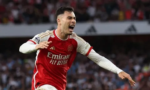 Sao Arsenal nhận lương khủng nếu trở thành đồng đội của C.Ronaldo