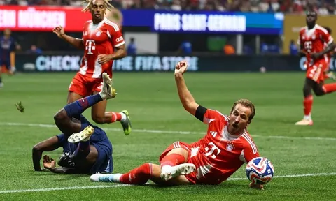 PSG loại Bayern Munich ở Tứ kết FIFA Club World Cup 2025 trong thế trận 9 người