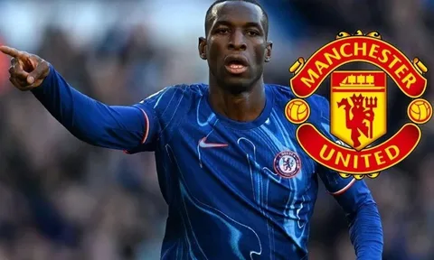 Tiền đạo Nicolas Jackson của Chelsea đồng ý đến Man United