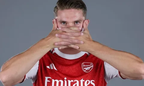 Arsenal chính thức công bố hợp đồng với “bom tấn” Viktor Gyokeres