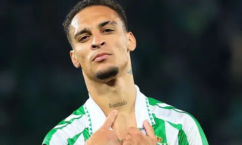 Antony từ chối trở lại chơi bóng ở Brazil