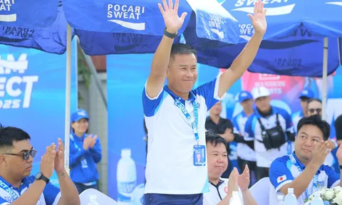 Huấn luyện viên Đinh Hồng Vinh giám sát hàng trăm tài năng nhí tranh tài ở chương trình "Giấc mơ bóng đá Nhật Bản"