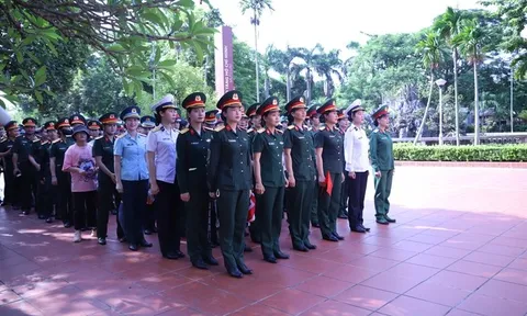 Các lực lượng tham gia diễu binh, diễu hành tham quan, học tập lịch sử tại Khu Di tích Chủ tịch Hồ Chí Minh tại Phủ Chủ tịch