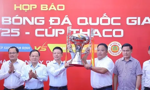 Nam Định và Công An Hà Nội tranh Siêu Cúp bóng đá quốc gia 2024-2025 trên sân Thiên Trường