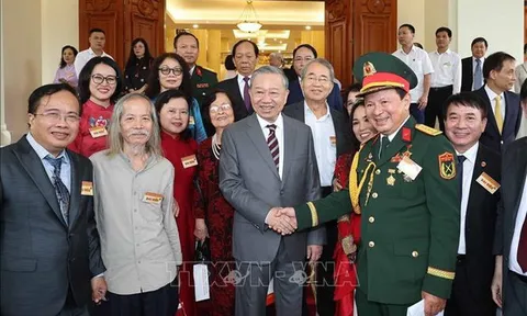 Trí thức, nhà khoa học, văn nghệ sĩ tiếp tục là lực lượng tiên phong mở đường cho dân tộc tiến lên mạnh mẽ