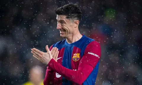Barcelona sẵn sàng bán Olmo, lời đề nghị béo bở cho Lewandowski
