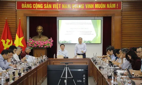 Xây dựng Nghị quyết của Bộ Chính trị về chấn hưng, phát triển văn hóa