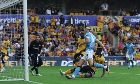 Man City thắng đậm trận mở màn Premier League