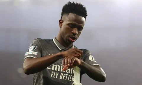 Vinicius và Real Madrid xung đột, Eduardo Camavinga được Man United nhắm đến