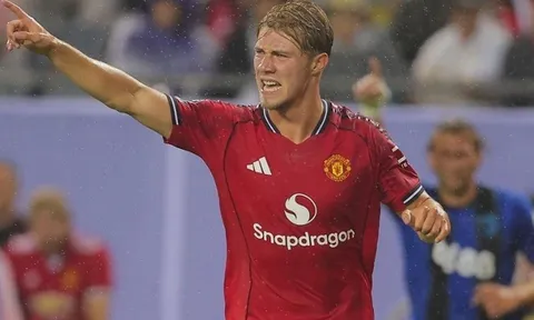 Hojlund ra điều kiện với Man United, Sancho đòi thêm tiền để ra đi