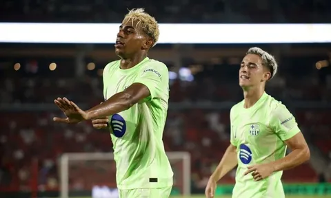 Lamine Yamal tỏa sáng giúp Barcelona ngược dòng ở vòng 2 La Liga