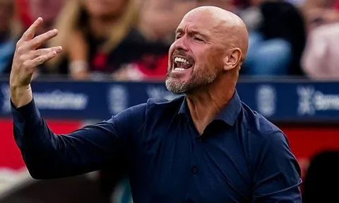 Leverkusen thua trong trận đấu mở màn của huấn luyện viên Ten Hag