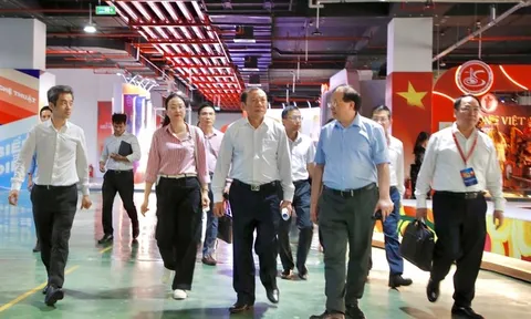 Bộ trưởng Nguyễn Văn Hùng kiểm tra tiến độ Triển lãm thành tựu Đất nước nhân dịp 80 năm Ngày Quốc khánh