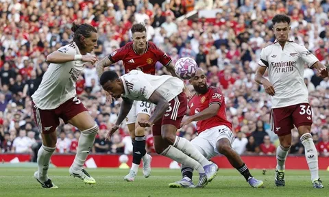 Arsenal và Man United cùng thiết lập những thống kê bất ngờ
