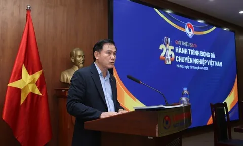 Liên đoàn Bóng đá Việt Nam ra mắt sách "25 năm hành trình bóng đá chuyên nghiệp"