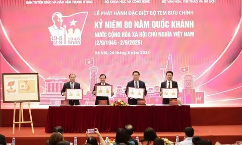 Phát hành đặc biệt bộ tem bưu chính Kỷ niệm 80 năm Quốc khánh