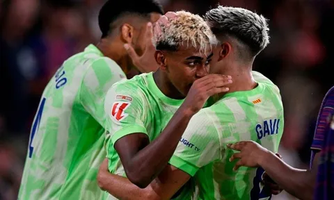 PSG đối đầu Barcelona tại vòng phân hạng Champions League