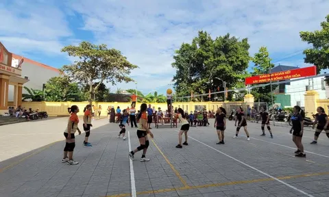 Phụ nữ phường Đồng Thuận vui, khỏe nhờ Bóng chuyền hơi