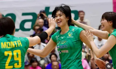 Thanh Thúy toả sáng trong ngày ra mắt câu lạc bộ Gunma Green Wings