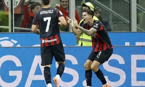 AC Milan hạ Napoli trong thế trận thiếu người