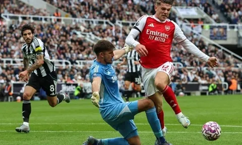 Arsenal ngược dòng kịch tính ở phút bù giờ trên sân của Newcastle