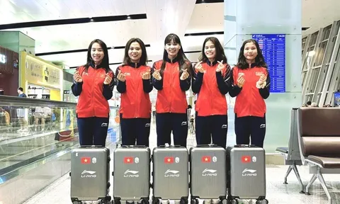 Đội tiếp sức 4x400m nữ Việt Nam lên đường sang Pháp tập huấn