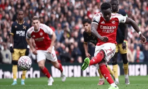 Bukayo Saka và Estevao cùng thiết lập kỷ lục ấn tượng
