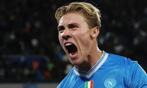 Rasmus Hojlund rực sáng, Napoli sẵn sàng mua đứt tiền đạo người Đan Mạch