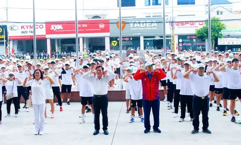 Vĩnh Long: Gần 1.000 người hưởng ứng Chương trình Toàn dân tập luyện thể dục thể thao