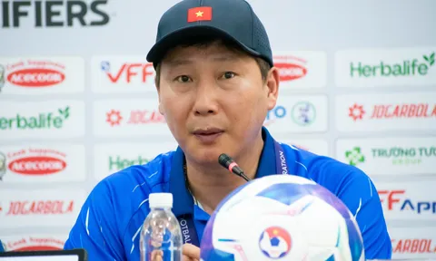 Huấn luyện viên Kim Sang-sik: “Mục tiêu của tuyển Việt Nam là thắng Nepal cả 2 trận”