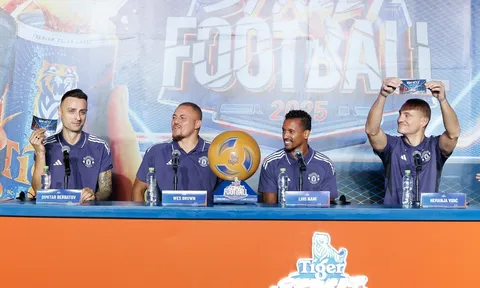 4 huyền thoại Manchester United xuất hiện tại sự kiện Tiger Beer Street Football 2025