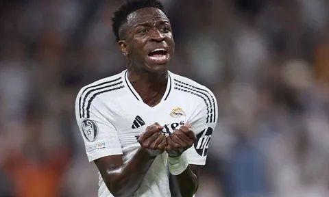 Vinicius đòi lương cao, Andriy Lunin bất mãn với Xabi Alonso