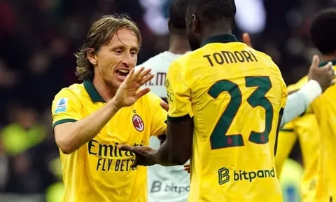 AC Milan tiếp tục thăng hoa, Como tạo địa chấn