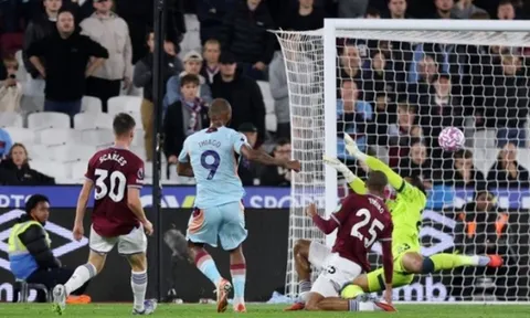 West Ham lập kỷ lục đáng quên trong lịch sử