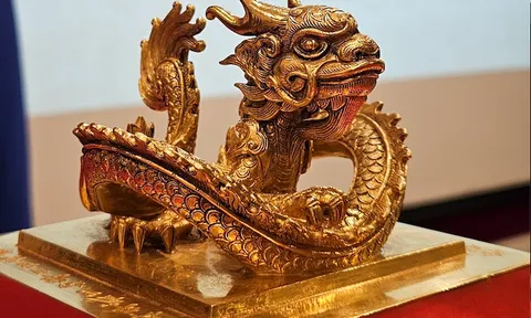 Lựa chọn hiện vật để lập hồ sơ đề nghị công nhận bảo vật quốc gia năm 2025