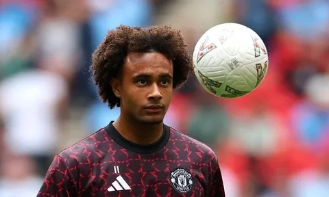 Man United nhận sai trong vụ Zirkzee, trao cơ hội cho cầu thủ 15 tuổi