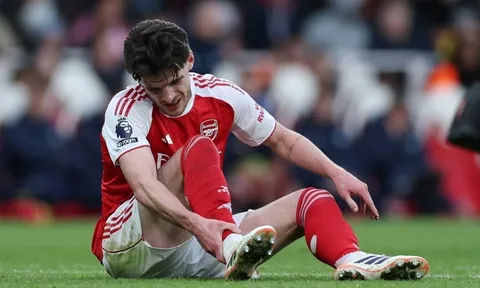 Arsenal trả giá đắt cho trận thắng Crystal Palace