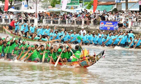Hơn 1.000 vận động viên tranh tài Giải đua Ghe ngo tỉnh Vĩnh Long tranh Cúp 620 Châu Thới năm 2025