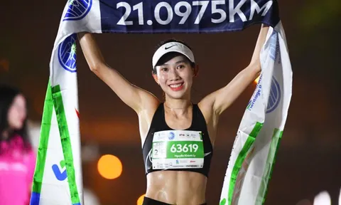 Giải chạy Standard Chartered Marthon Di sản Hà Nội 2025: Vận động viên Việt Nam ghi dấu ấn ở cự ly dài