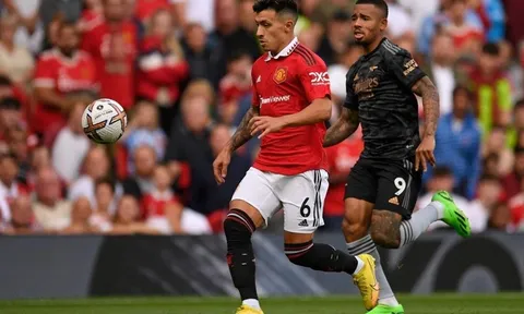 Chấn thương của Benjamin Sesko gây tranh cãi, Lisandro Martinez trở lại tập cùng tuyển Argentina