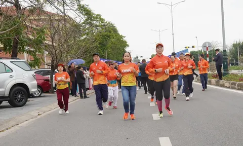 Hơn 2.100 vận động viên tham gia Giải Chạy bộ vì cộng đồng tại Quảng Trị