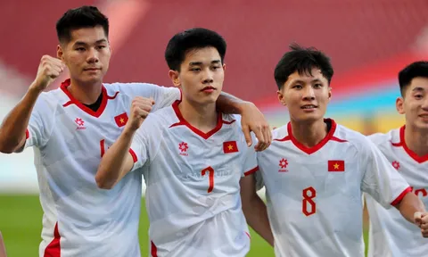 U22 Việt Nam 2-1 U22 Lào: Show diễn của Đình Bắc