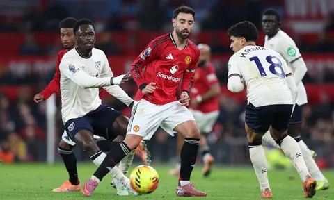 Man United gây thất vọng khi bị West Ham cầm hòa