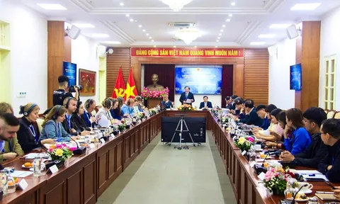 Việt Nam - Liên bang Nga trao đổi chuyên đề “Thu hút sự chú ý của thanh thiếu niên tới ngành Thể thao và Văn hóa”