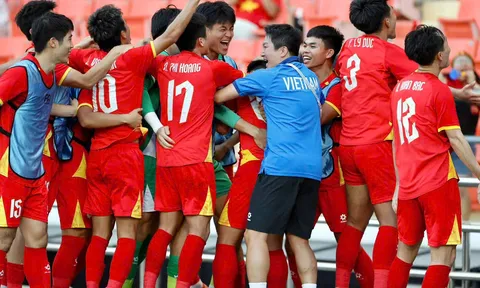 Chùm ảnh: Huy chương vàng SEA Games 33 chỉ còn cách U22 Việt Nam 1 trận nữa