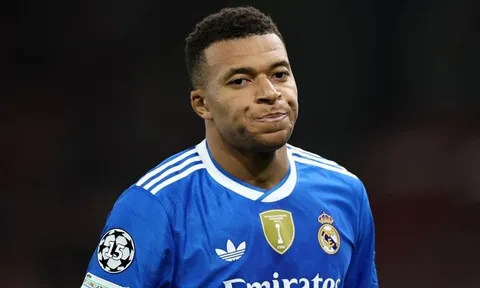 Tiền đạo Kylian Mbappe thắng kiện PSG