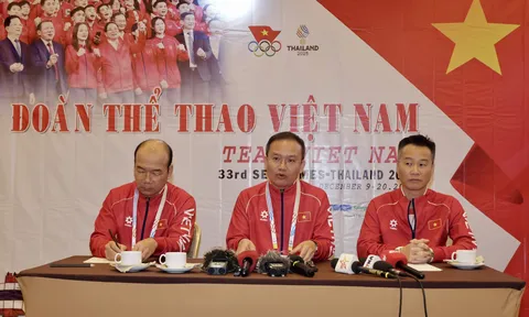 Trưởng đoàn Nguyễn Hồng Minh thông báo tình hình của Đoàn Thể thao Việt Nam tại SEA Games 33