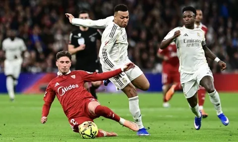 Kylian Mbappe san bằng cột mốc của Cristiano Ronaldo